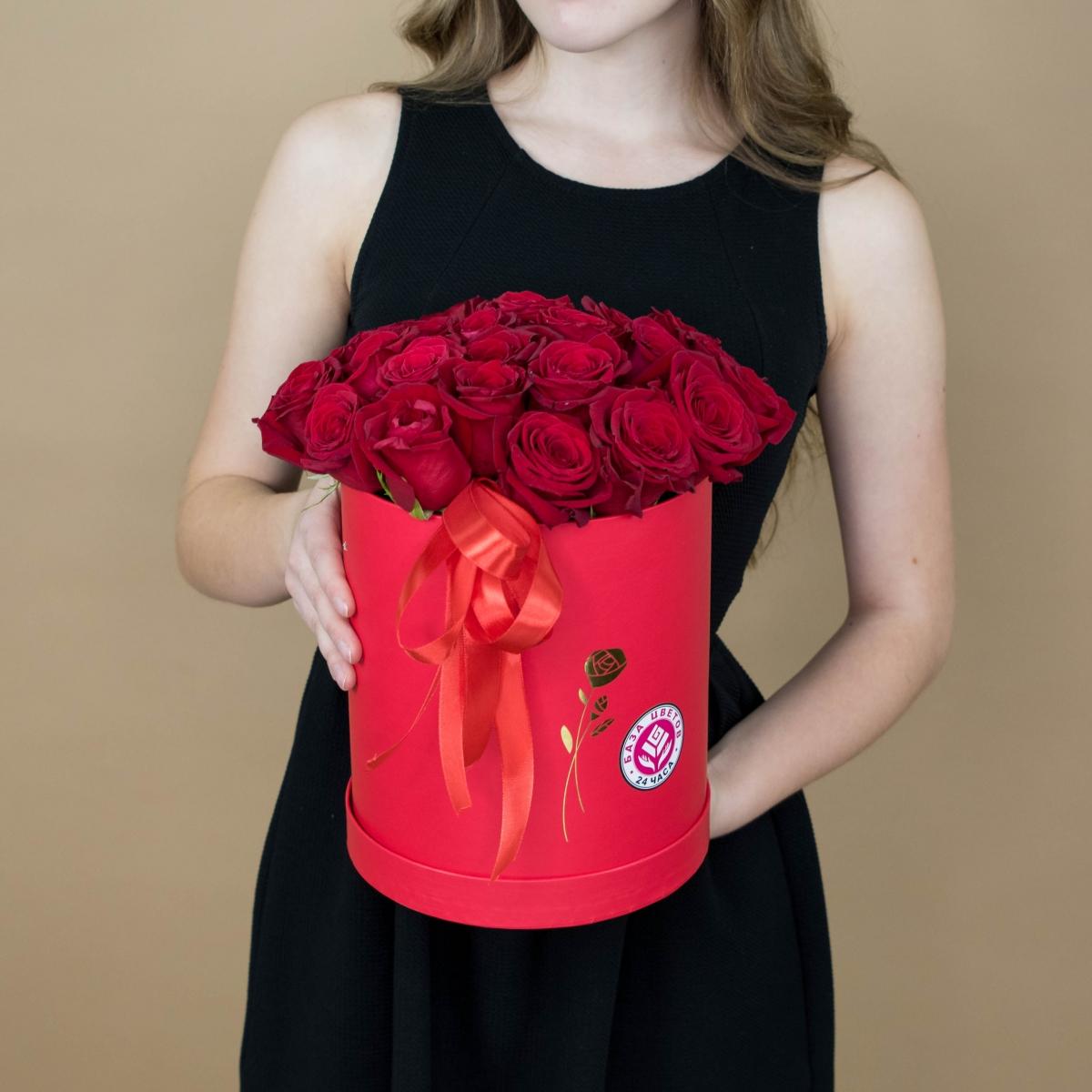Розы красные в шляпной коробке Артикул  2275