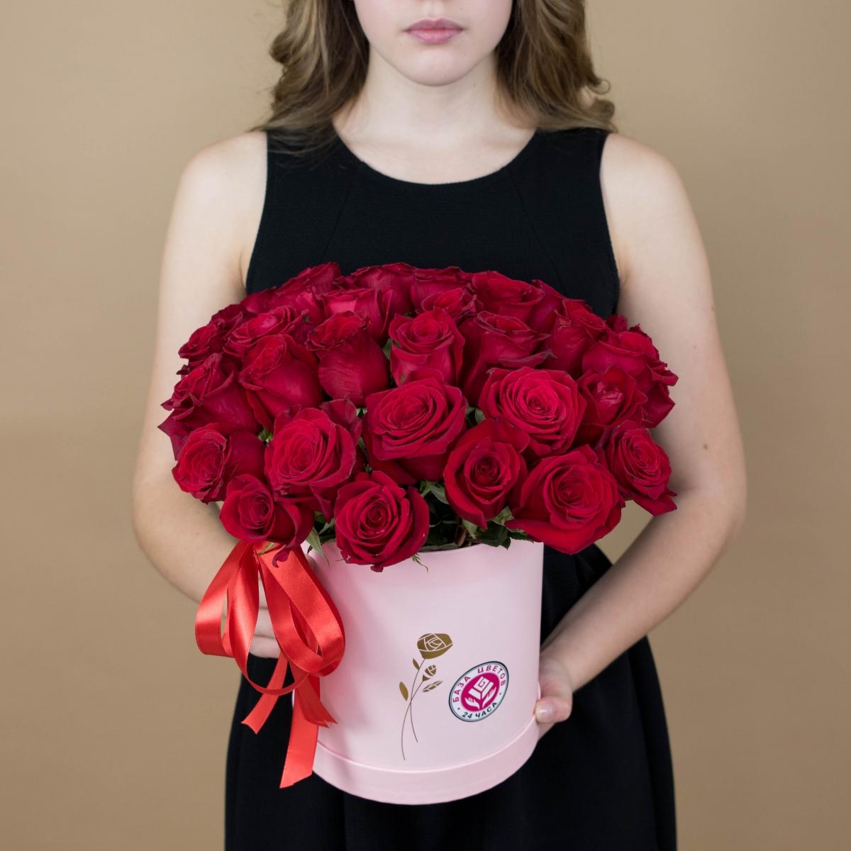 Розы красные в шляпной коробке Артикул  2275